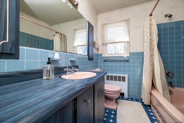 95 Thompson Avenue, Oceanside, NY 11572