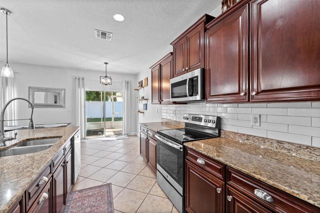 2916 WINGLEWOOD CIRCLE, Lutz, FL 33558