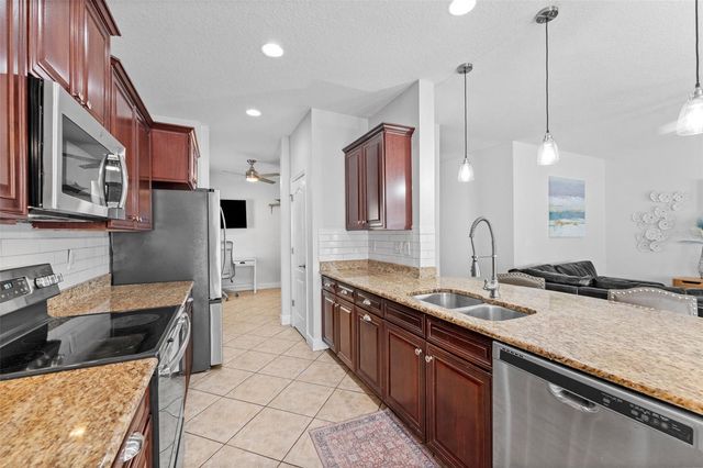 2916 WINGLEWOOD CIRCLE, Lutz, FL 33558