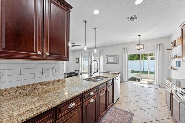 2916 WINGLEWOOD CIRCLE, Lutz, FL 33558