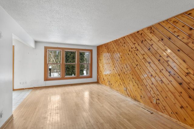 8090 Urbandale Lane N, Maple Grove, MN 55311