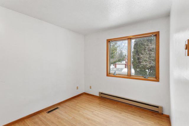 8090 Urbandale Lane N, Maple Grove, MN 55311