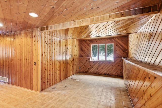 8090 Urbandale Lane N, Maple Grove, MN 55311