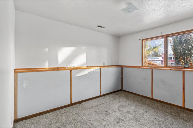 8090 Urbandale Lane N, Maple Grove, MN 55311