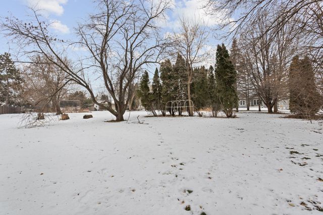 8090 Urbandale Lane N, Maple Grove, MN 55311