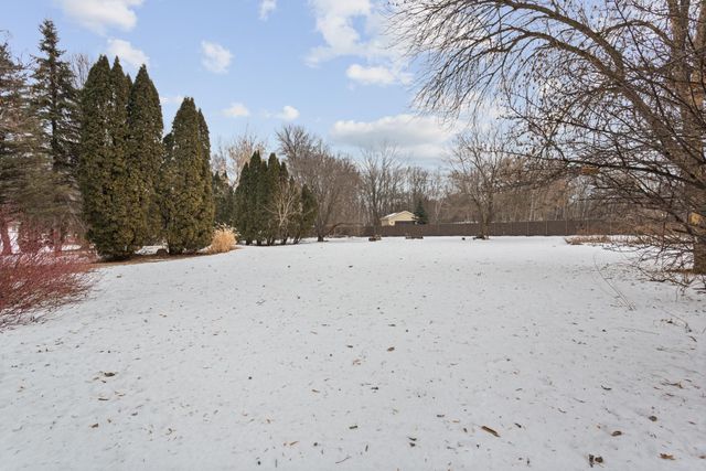 8090 Urbandale Lane N, Maple Grove, MN 55311