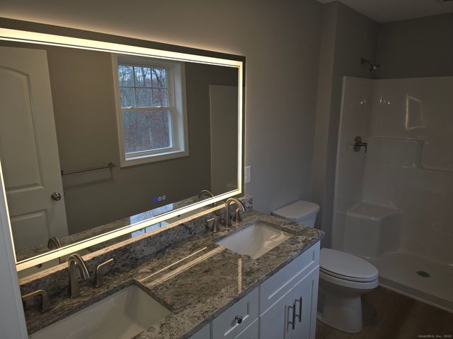 67 Paradise Drive, Brooklyn, CT 06234