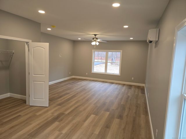 67 Paradise Drive, Brooklyn, CT 06234