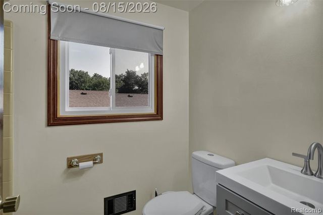 54359 Algonquin Drive, Utica, MI 48315
