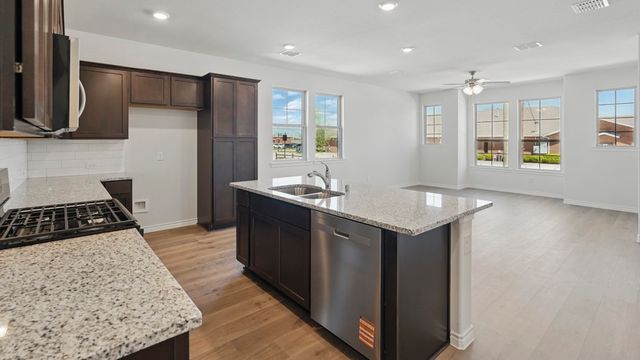 1916 Hellams Lane, Royse City, TX 75189