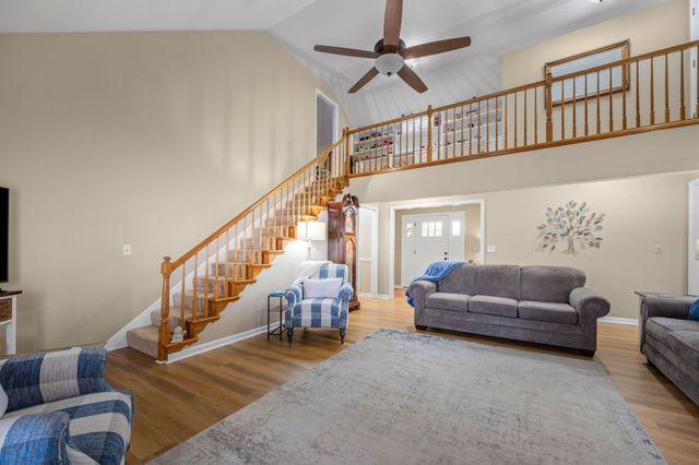 312 Southwinds Dr, Hermitage, TN 37076