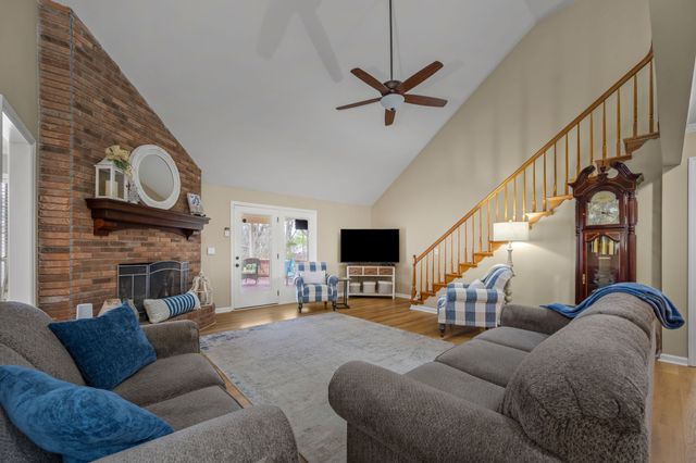 312 Southwinds Dr, Hermitage, TN 37076