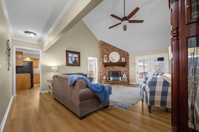 312 Southwinds Dr, Hermitage, TN 37076