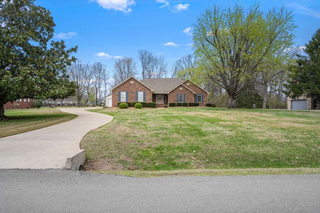 312 Southwinds Dr, Hermitage, TN 37076