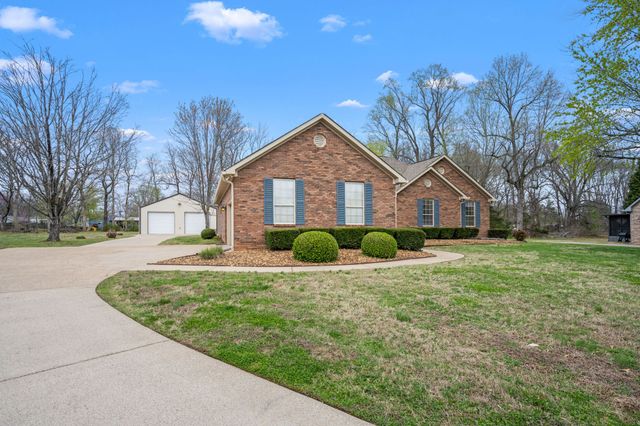 312 Southwinds Dr, Hermitage, TN 37076