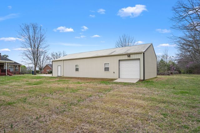 312 Southwinds Dr, Hermitage, TN 37076