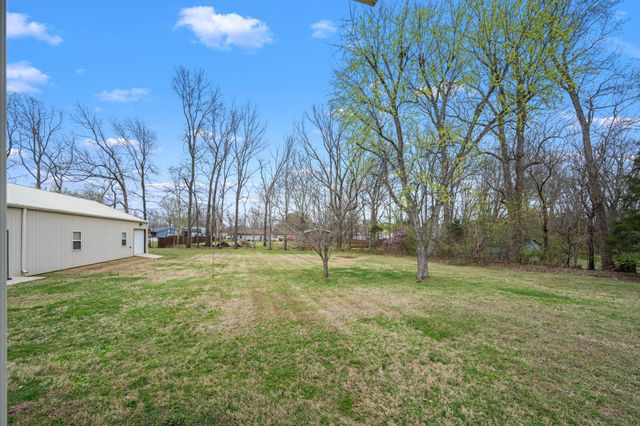312 Southwinds Dr, Hermitage, TN 37076