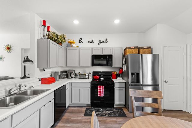 17 Curly Leaf, Conway, AR 72032