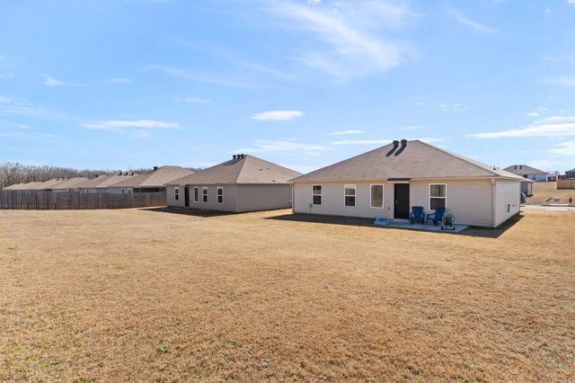 17 Curly Leaf, Conway, AR 72032