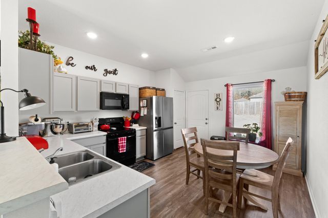 17 Curly Leaf, Conway, AR 72032