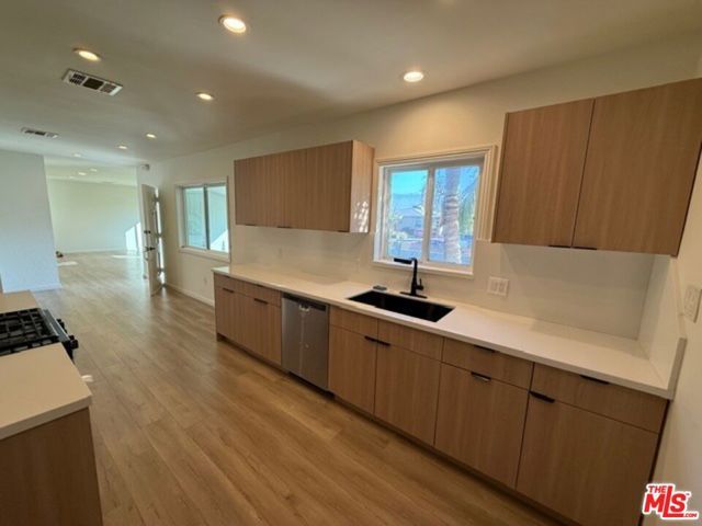 1411 N Avon Street, Burbank, CA 91505