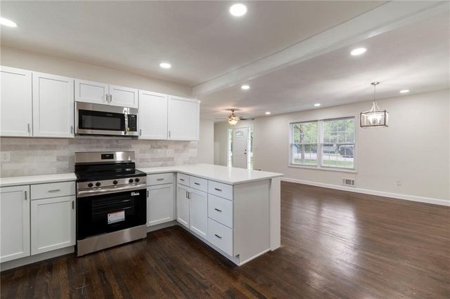 6201 N Topping Avenue, Kansas City, MO 64119