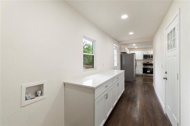 6201 N Topping Avenue, Kansas City, MO 64119