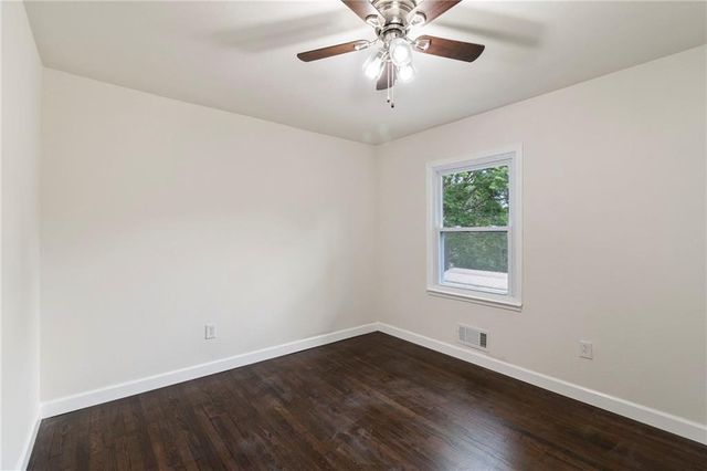6201 N Topping Avenue, Kansas City, MO 64119