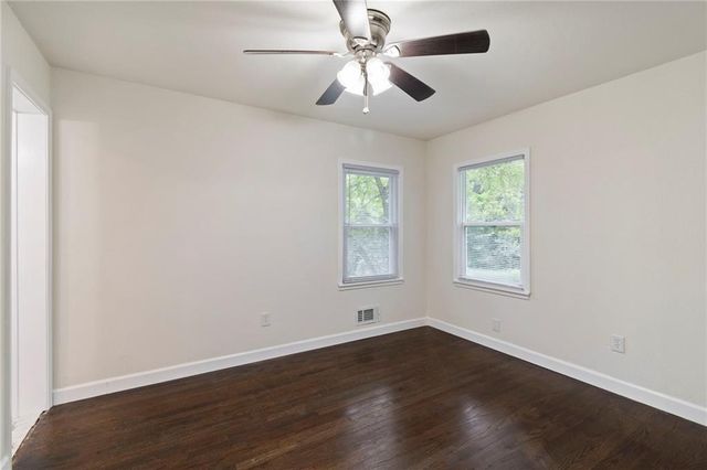 6201 N Topping Avenue, Kansas City, MO 64119
