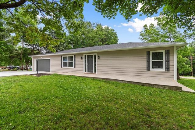 6201 N Topping Avenue, Kansas City, MO 64119