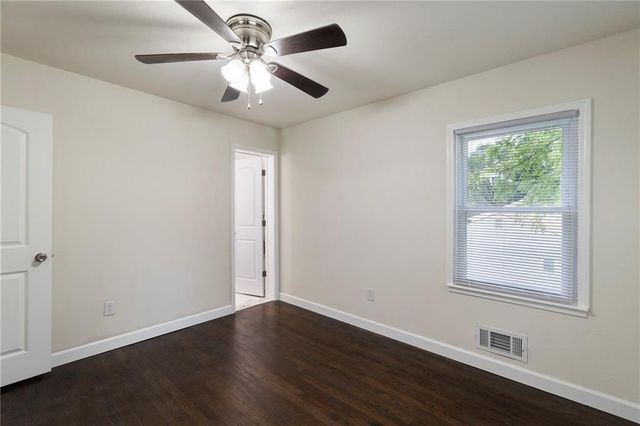 6201 N Topping Avenue, Kansas City, MO 64119
