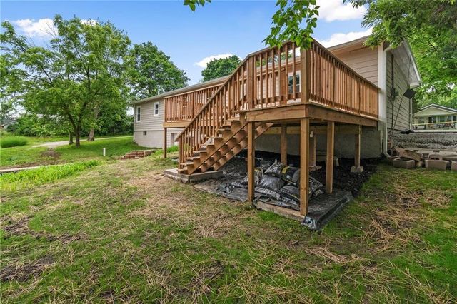 6201 N Topping Avenue, Kansas City, MO 64119