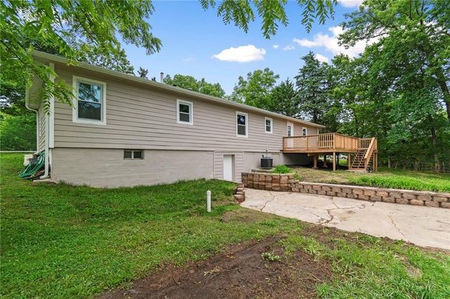 6201 N Topping Avenue, Kansas City, MO 64119