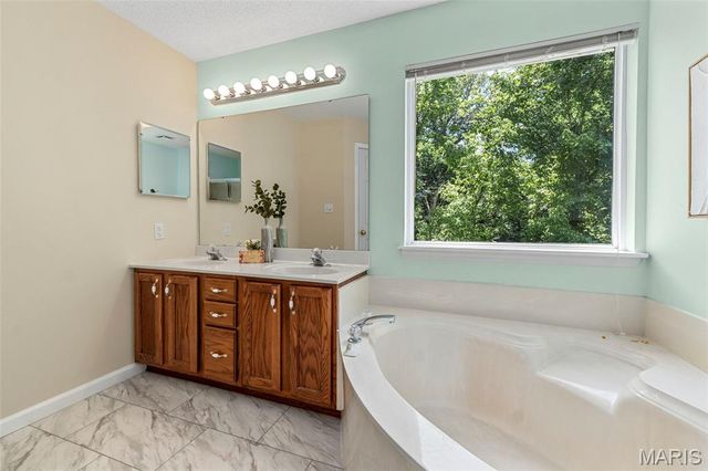3164 Willow Bend Drive, St Charles, MO 63303