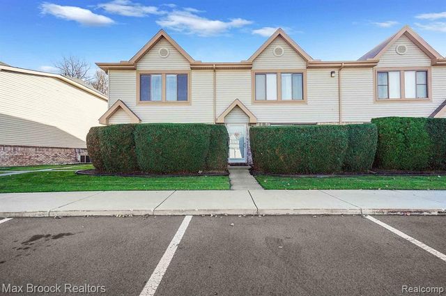 50406 Bay Run, Chesterfield, MI 48047