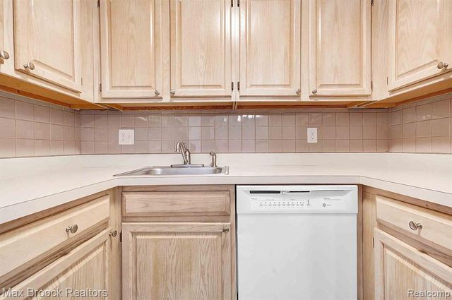 50406 Bay Run, Chesterfield, MI 48047