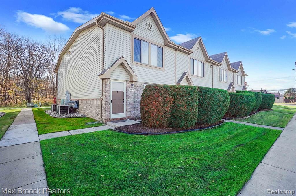 50406 Bay Run, Chesterfield, MI 48047