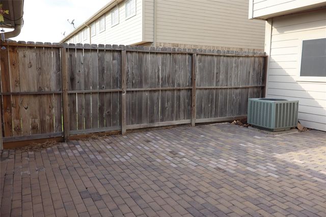 1063 Birnham Woods Boulevard, Pasadena, TX 77503