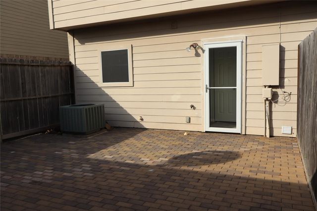 1063 Birnham Woods Boulevard, Pasadena, TX 77503