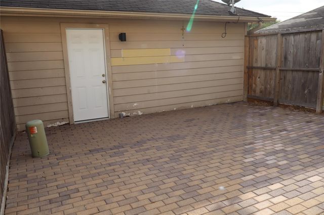 1063 Birnham Woods Boulevard, Pasadena, TX 77503