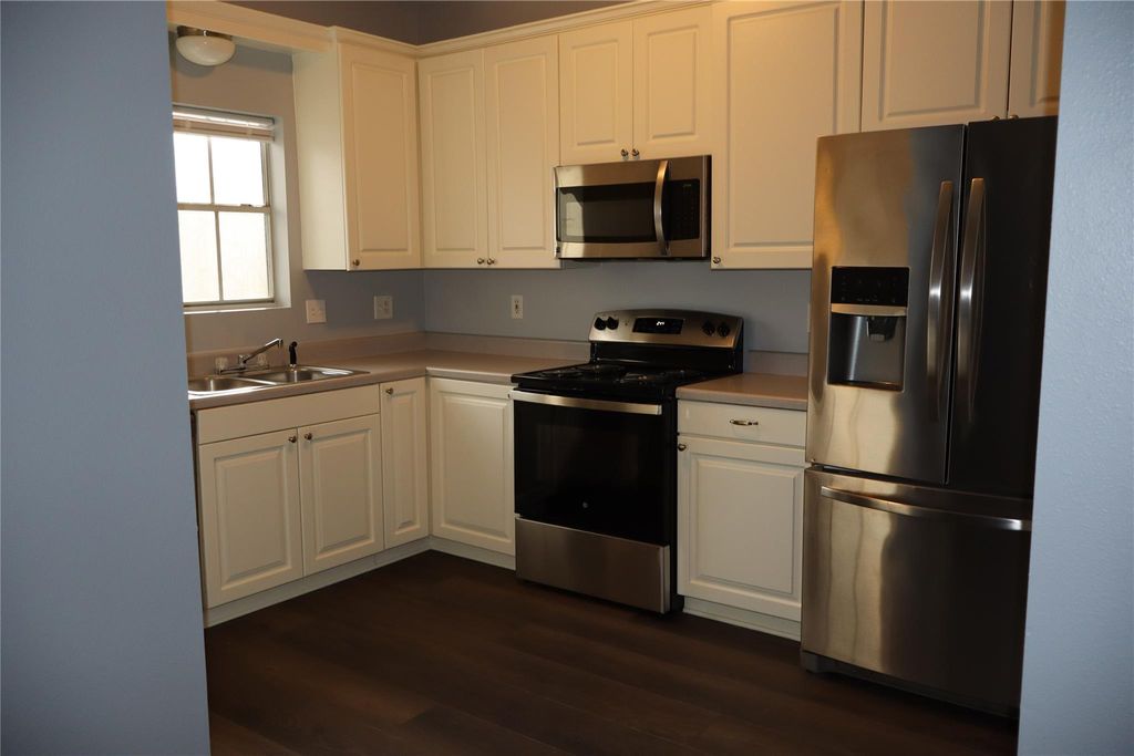 1063 Birnham Woods Boulevard, Pasadena, TX 77503