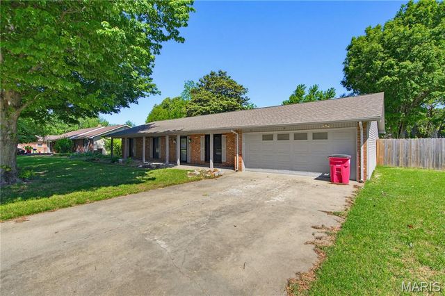 126 Bradley Drive, Sikeston, MO 63801