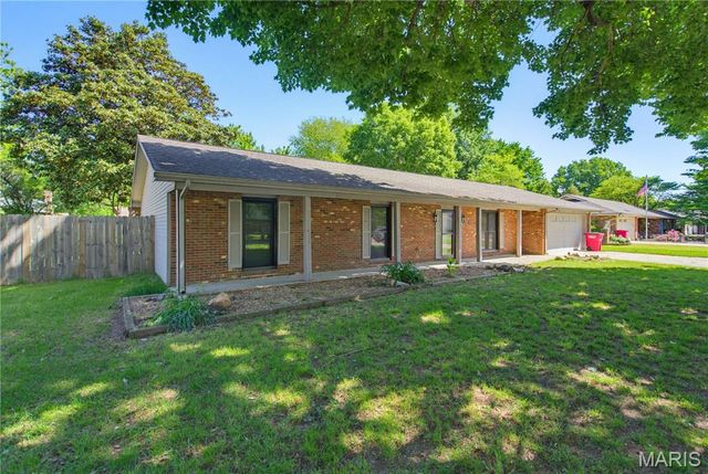 126 Bradley Drive, Sikeston, MO 63801