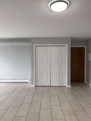 143 W Elk Trail 340, Carol Stream, IL 60188