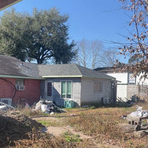 255 Mcfarland Road, Houston, TX 77060