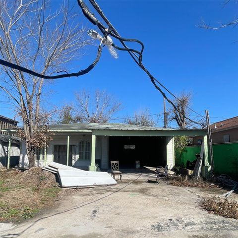 255 Mcfarland Road, Houston, TX 77060
