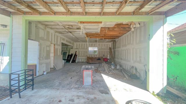 255 Mcfarland Road, Houston, TX 77060