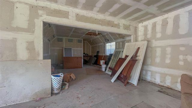 255 Mcfarland Road, Houston, TX 77060