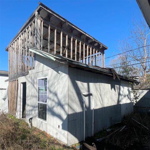 255 Mcfarland Road, Houston, TX 77060