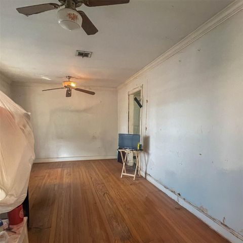 255 Mcfarland Road, Houston, TX 77060